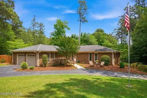 125 Cliff Rd, Southern Pines, NC 28387