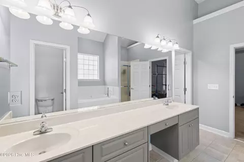 Bath - 1305 Wickham Ct, Evans, GA 30809 photo 2 of 4
