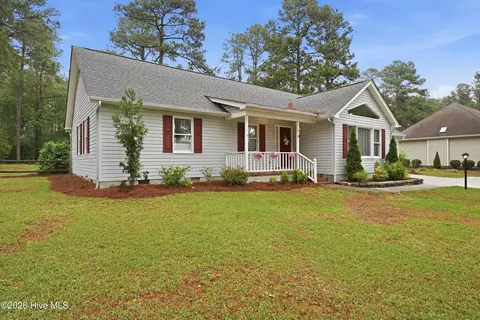 17 Shadow Ln, Whispering Pines, NC 28327
