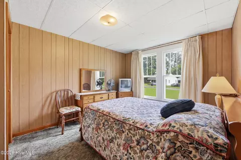 Bedroom - 46 Elizabeth Ave, Chocowinity, NC 27817 photo 4 of 9