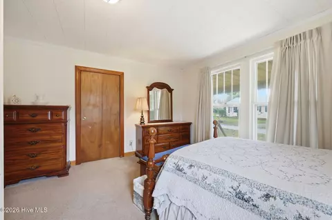 Bedroom - 46 Elizabeth Ave, Chocowinity, NC 27817 photo 2 of 9