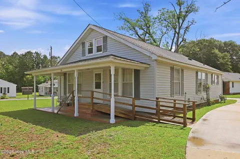 Exterior - 46 Elizabeth Ave, Chocowinity, NC 27817 photo 3 of 8