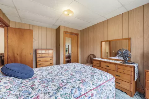 Bedroom - 46 Elizabeth Ave, Chocowinity, NC 27817 photo 6 of 9