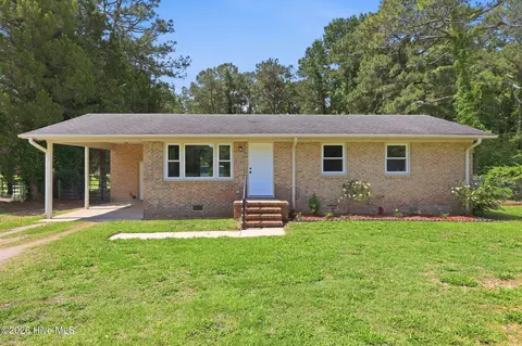 1040 Broad Creek Rd, New Bern, NC 28560