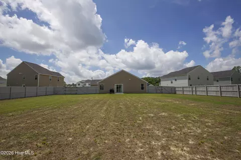 213 Walters Run Dr, Raeford, NC 28376
