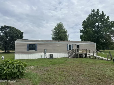 30 Fredrick Rd, Clinton, NC 28328