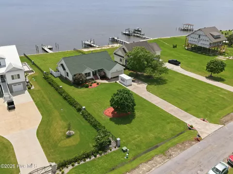 110 E Dowry Crk, Belhaven, NC 27810