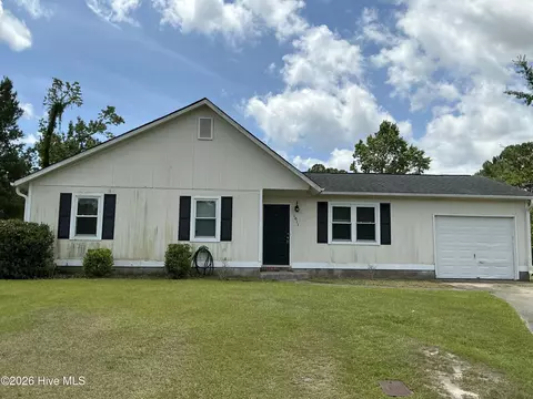1011 Ridgecrest Ln, Jacksonville, NC 28546