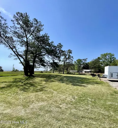 326 Woodstock Ln, Belhaven, NC 27810