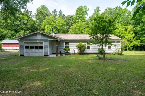 5101 Sand Ridge Rd, New Bern, NC 28560