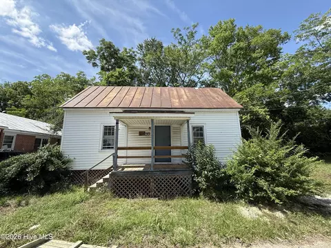 516 Tower Hill Rd, Kinston, NC 28501