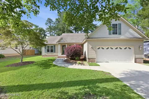 1007 Barkentine Dr, New Bern, NC 28560