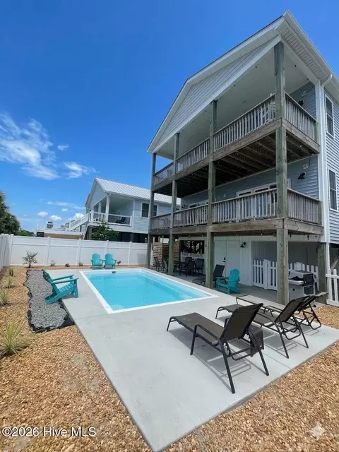5205 E Pelican Dr, Oak Island, NC 28465