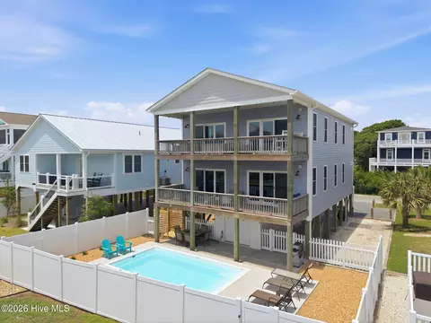5205 E Pelican Dr, Oak Island, NC 28465