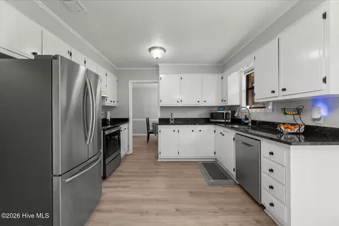 Kitchen - 3308 Quaker Spring Rd, Augusta, GA 30907 photo 2 of 3