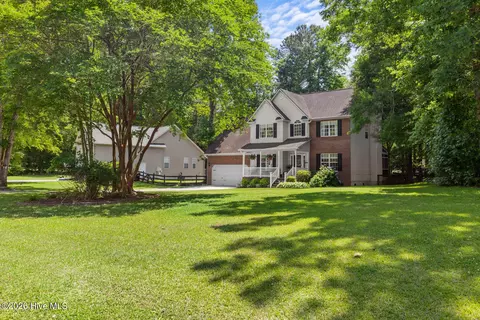 125 Dockside Dr, Jacksonville, NC 28546