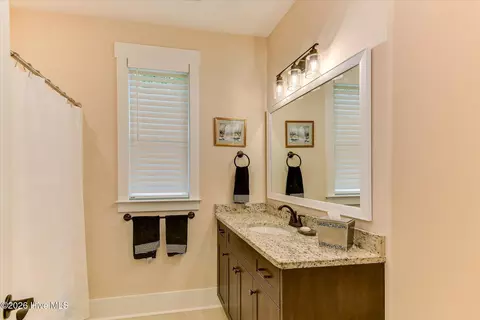 Bath - 132 Crescent Dr, Mccormick, SC 29835 photo 4 of 4