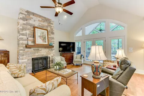 Living - 132 Crescent Dr, Mccormick, SC 29835 photo 1 of 4