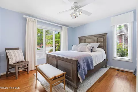 Bedroom - 70 Live Oak Ln, Pinehurst, NC 28374 photo 5 of 6