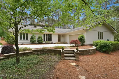 70 Live Oak Ln, Pinehurst, NC 28374