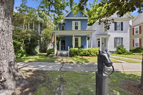 612 W Main St, Elizabeth City, NC 27909