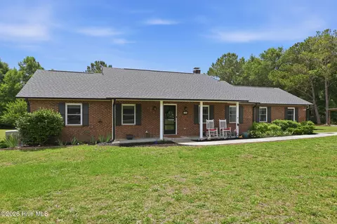 Exterior - 102 Beaver Trl, Hubert, NC 28539 photo 2 of 12