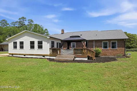 Exterior - 102 Beaver Trl, Hubert, NC 28539 photo 5 of 12