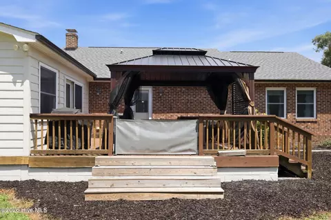 Exterior - 102 Beaver Trl, Hubert, NC 28539 photo 6 of 12