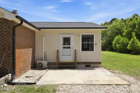 Exterior - 102 Beaver Trl, Hubert, NC 28539 photo 10 of 12