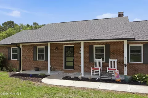 Exterior - 102 Beaver Trl, Hubert, NC 28539 photo 3 of 12