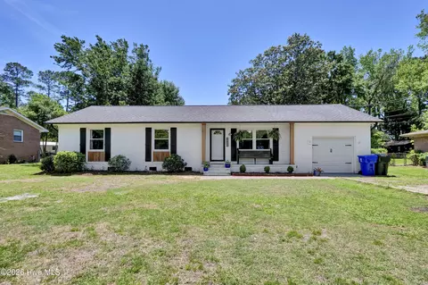 225 Mohican Trl, Wilmington, NC 28409
