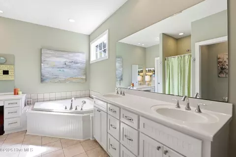 Bath - 807 Factory Rd, Hampstead, NC 28443 photo 1 of 6