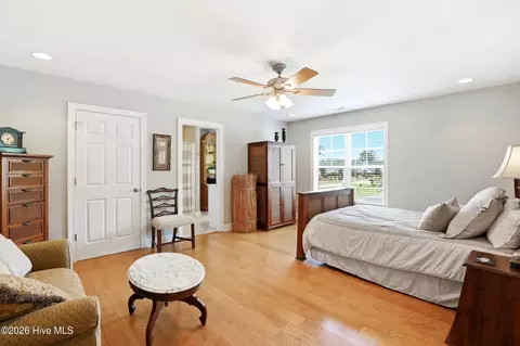 Bedroom - 807 Factory Rd, Hampstead, NC 28443 photo 4 of 10