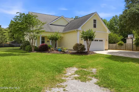 Exterior - 807 Factory Rd, Hampstead, NC 28443 photo 1 of 13