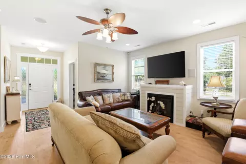 Living - 807 Factory Rd, Hampstead, NC 28443 photo 2 of 4