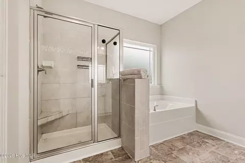 Bath - 52 Heirloom Ct, Benson, NC 27504 photo 2 of 4