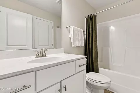 Bath - 52 Heirloom Ct, Benson, NC 27504 photo 4 of 4
