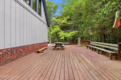 Exterior - 423 E Creekview Dr, Hampstead, NC 28443 photo 6 of 12