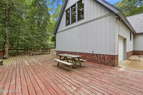 Exterior - 423 E Creekview Dr, Hampstead, NC 28443 photo 5 of 12