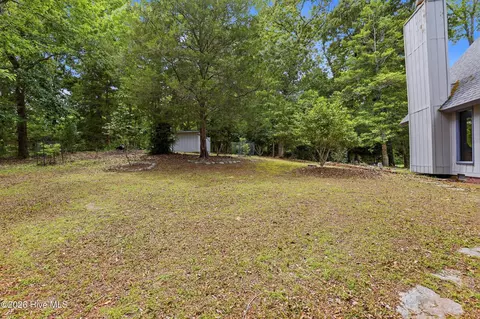 Exterior - 423 E Creekview Dr, Hampstead, NC 28443 photo 8 of 12