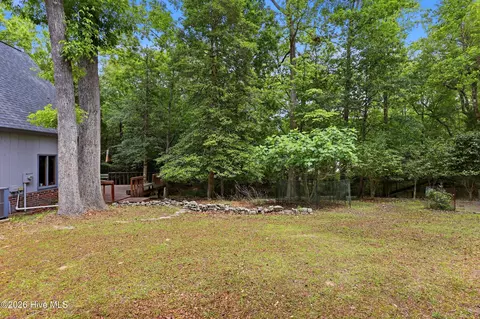 Exterior - 423 E Creekview Dr, Hampstead, NC 28443 photo 10 of 12