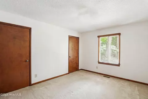 Bedroom - 423 E Creekview Dr, Hampstead, NC 28443 photo 1 of 6