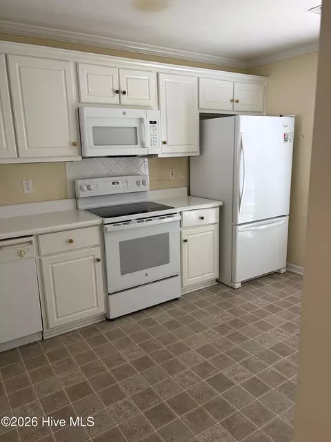 Kitchen - 223 Nicklaus Ct, Evans, GA 30809 photo 2 of 2