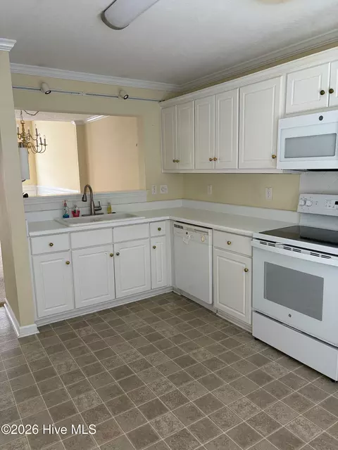 Kitchen - 223 Nicklaus Ct, Evans, GA 30809 photo 1 of 2