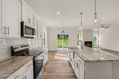 Kitchen - 47 Yardley Dr, Smithfield, NC 27577 photo 3 of 4