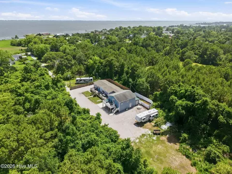 141 Pender Ln, Newport, NC 28570