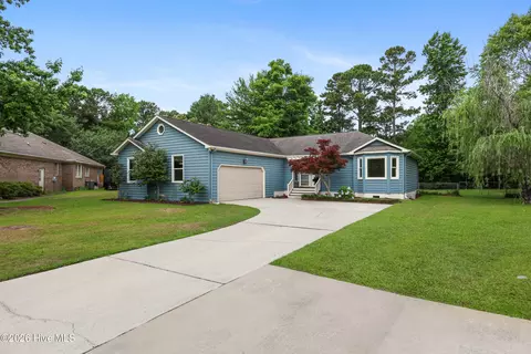 717 Grey Squirrel Dr, Wilmington, NC 28409