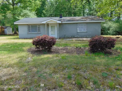 8349 W Tarboro Rd, Rocky Mount, NC 27803