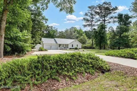 709 Sawgrass Rd, Hampstead, NC 28443