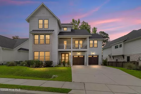 1748 Herons View Dr, Wilmington, NC 28401